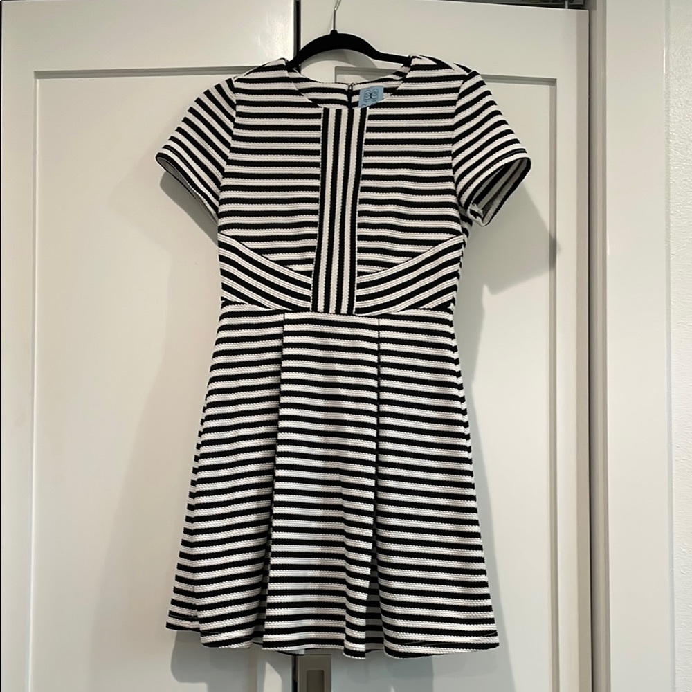 CeCe Striped Short Sleeve Fit Flare Dress